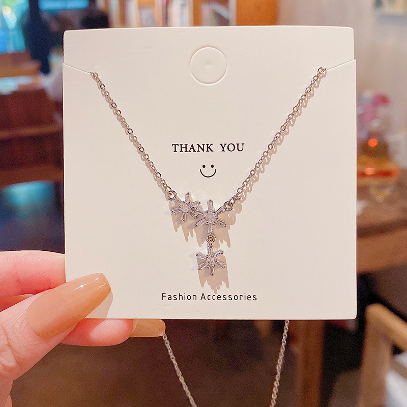 雅图小贝新款精致锆石几何形钛钢项链女高级轻奢小众高级设计感锁骨链X835银色